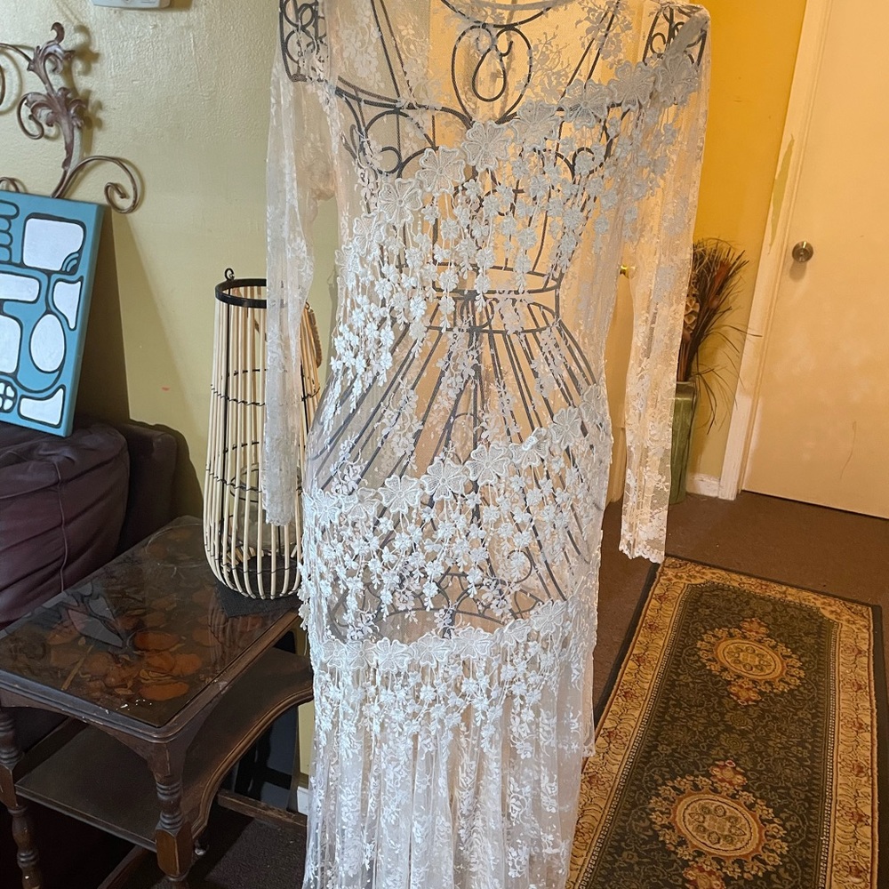 Beautiful vintage lace dress